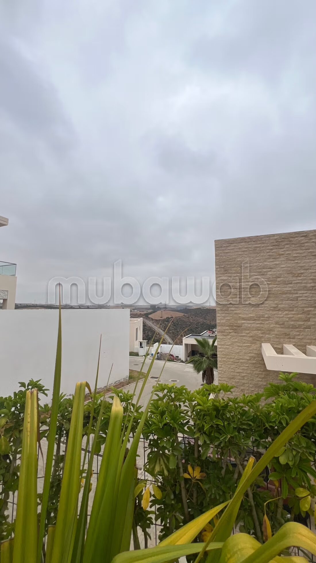 Somptueuse villa à vendre à El Menzeh. 6 grandes pièces. Bie...