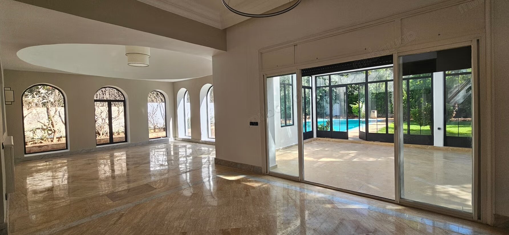 Villa 1000 m² for rent in الدار البيضاء — Photo 9