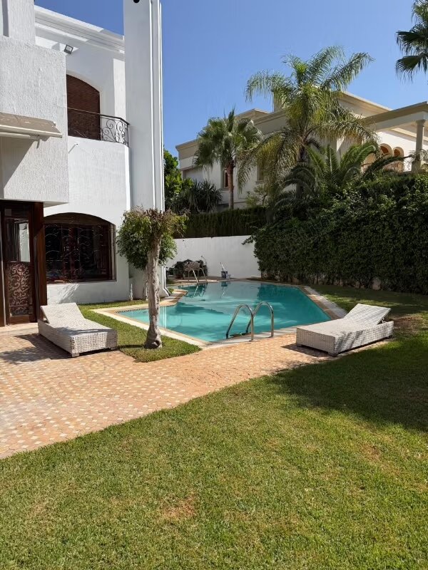 Villa 1000 m² for rent in الدار البيضاء — Photo 24