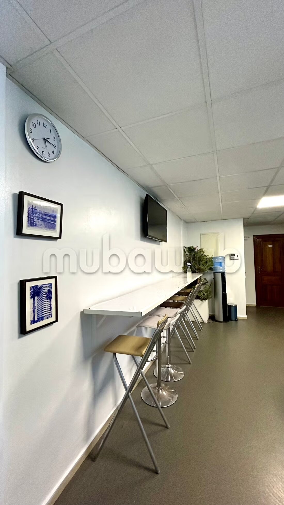 Bureaux à vendre à Moulay Youssef. Surface de 156 m². Avec g...
