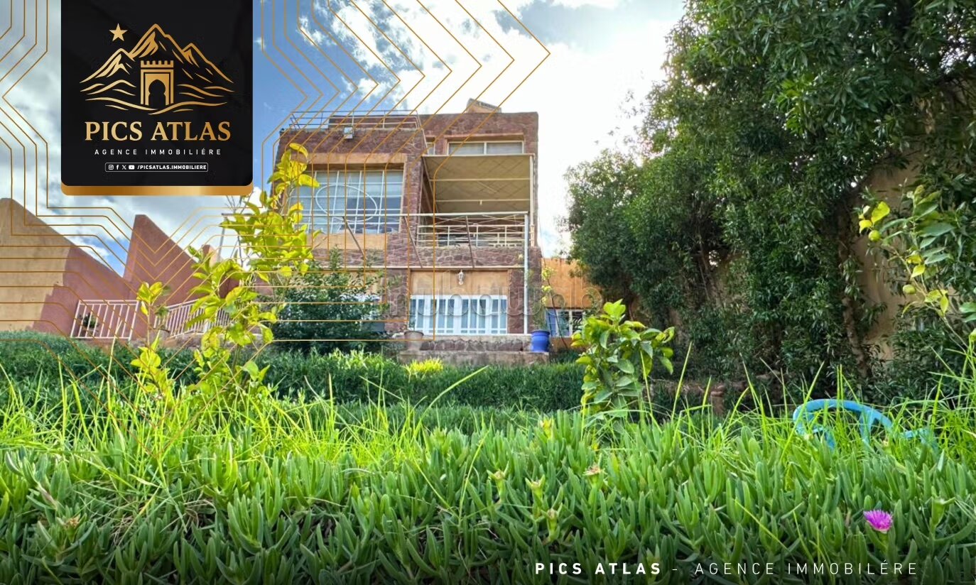 Villa meublée titrée à vendre avec permis de maison d’hôtes...