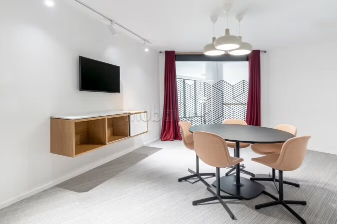 Bureau 181 m² à louer à Casablanca — Photo 10