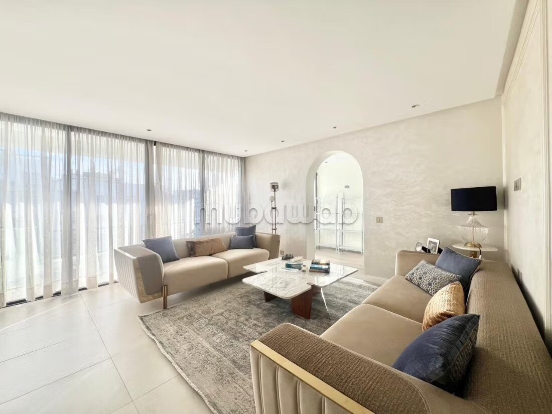 Apartment 220 m² for Rent in Casablanca — Photo 4
