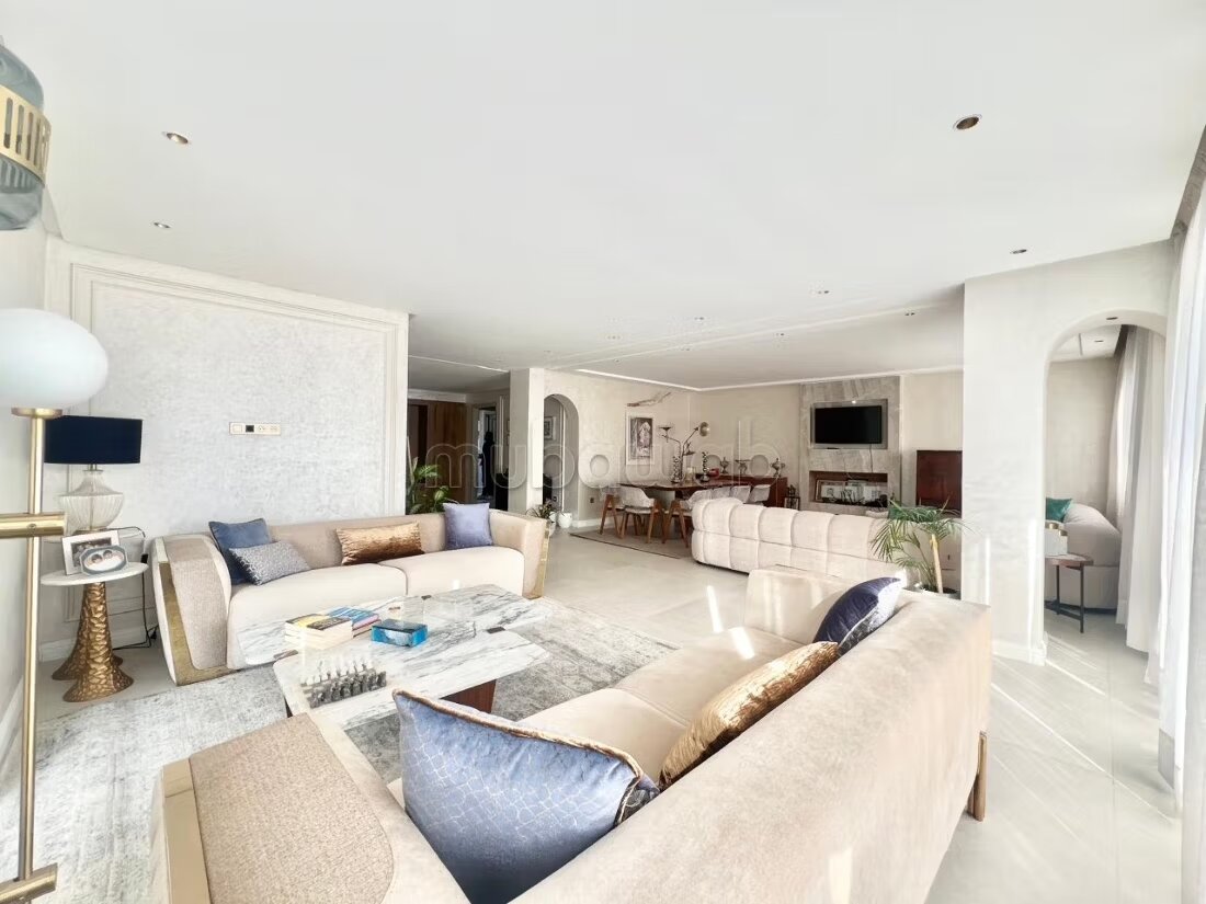 Apartment 220 m² for Rent in Casablanca — Photo 6
