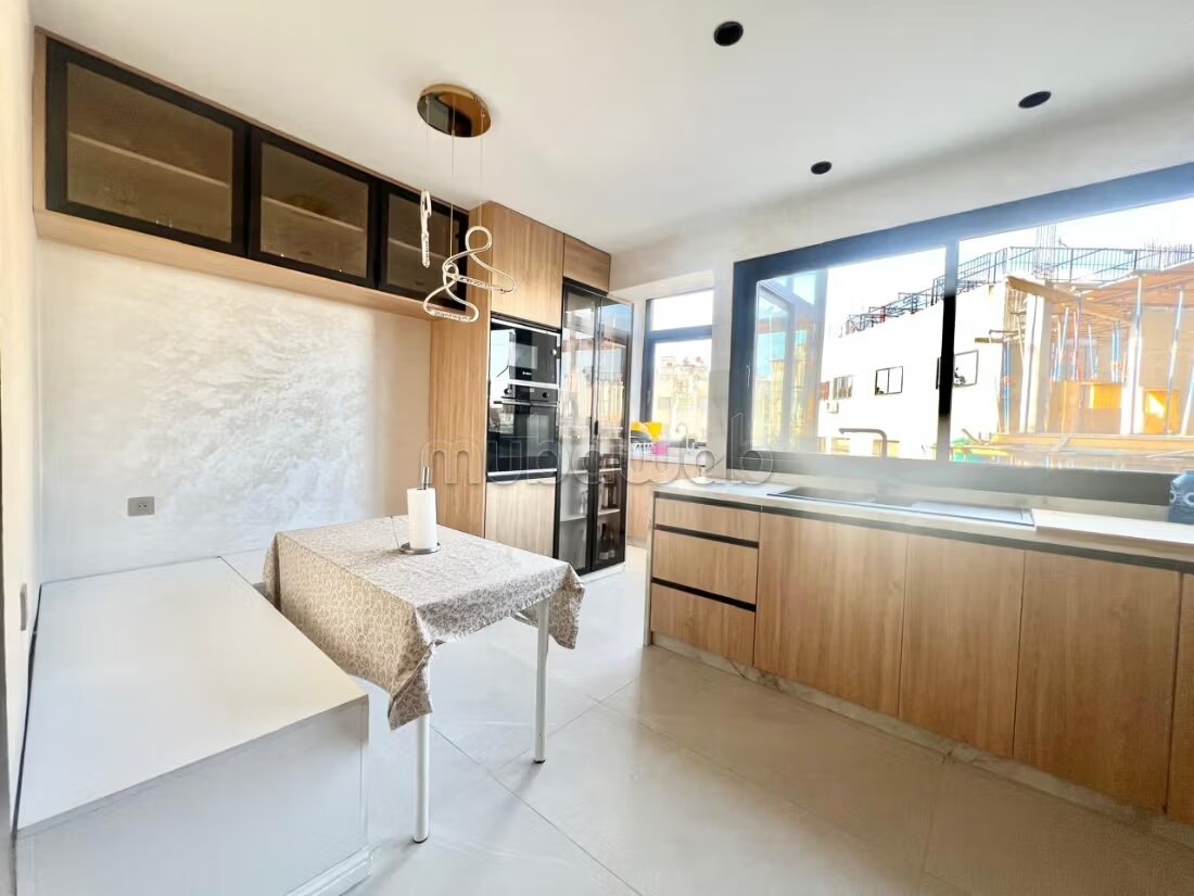 Apartment 220 m² for Rent in Casablanca — Photo 9