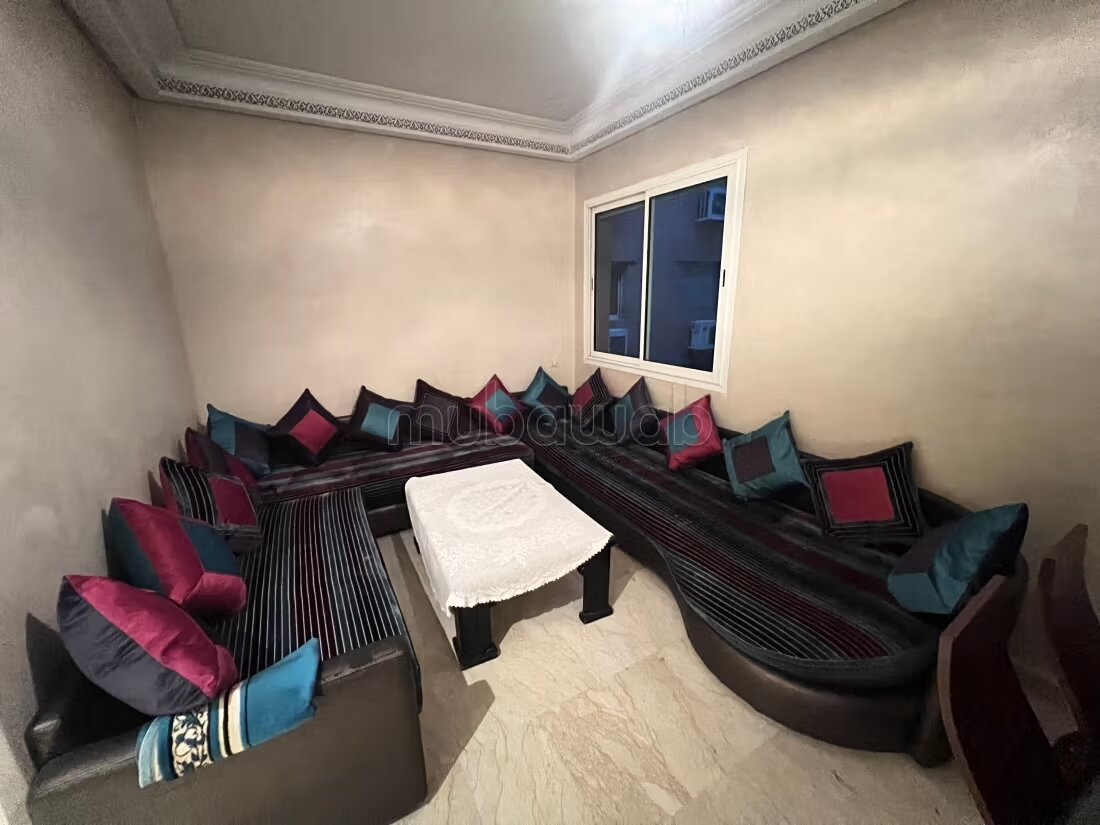 Bel appartement à vendre à Camp Al Ghoul.
Superficie 75 m²
