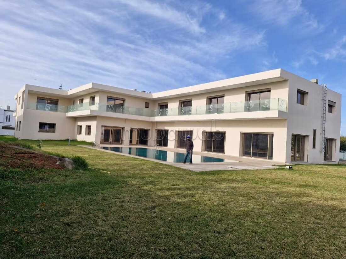Villa 4000 m² for Sale in Souissi, Rabat — Photo 2