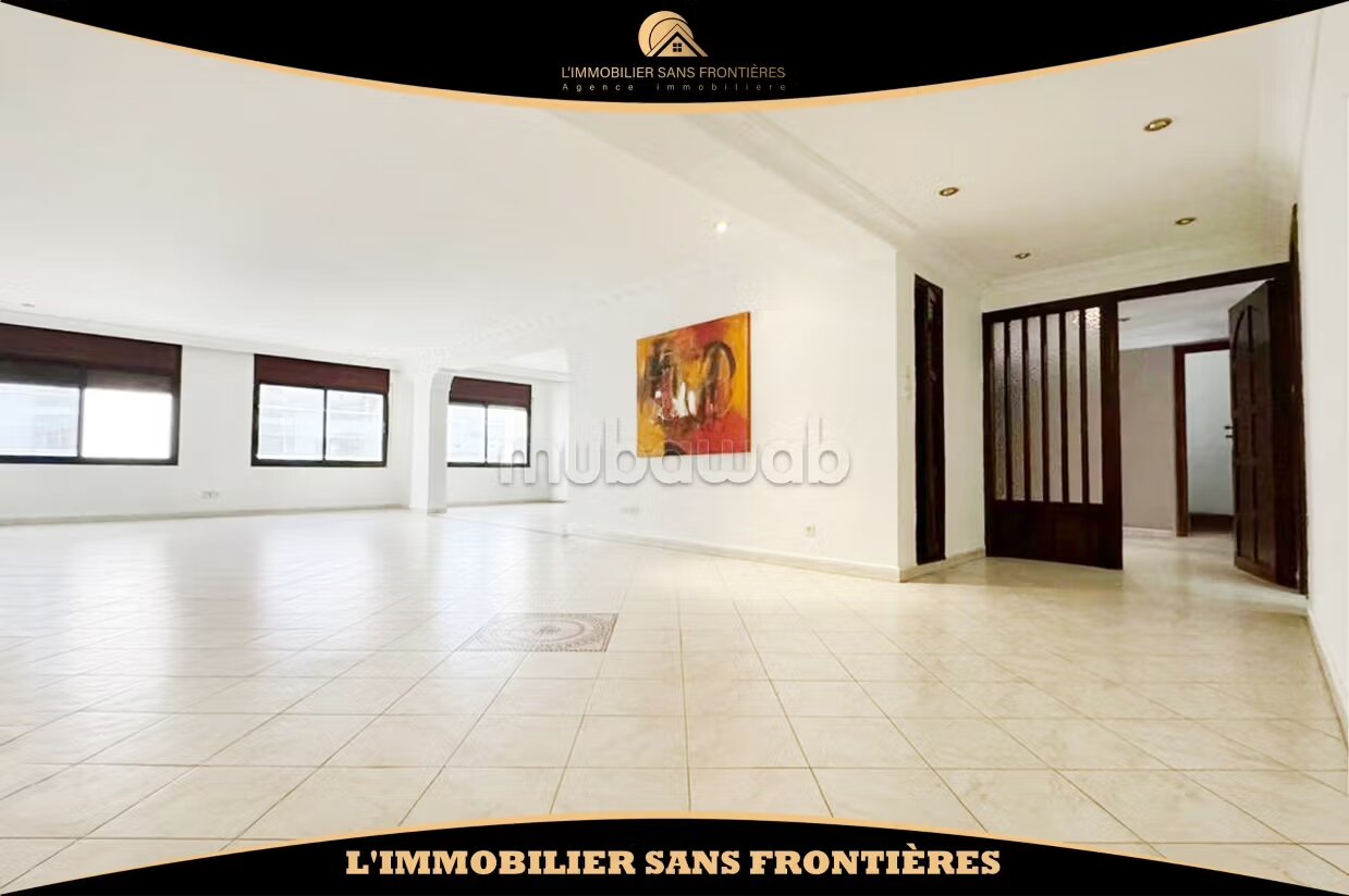Duplex vide à louer à Maârif, 327 m², Casablanca