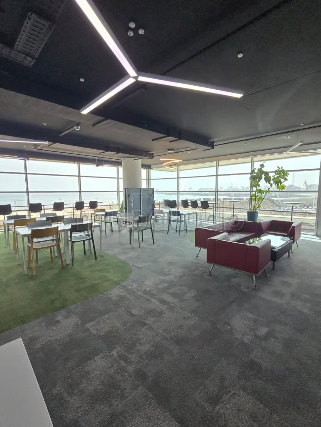 Office 500 m² for rent in Casablanca Marina à Casablanca