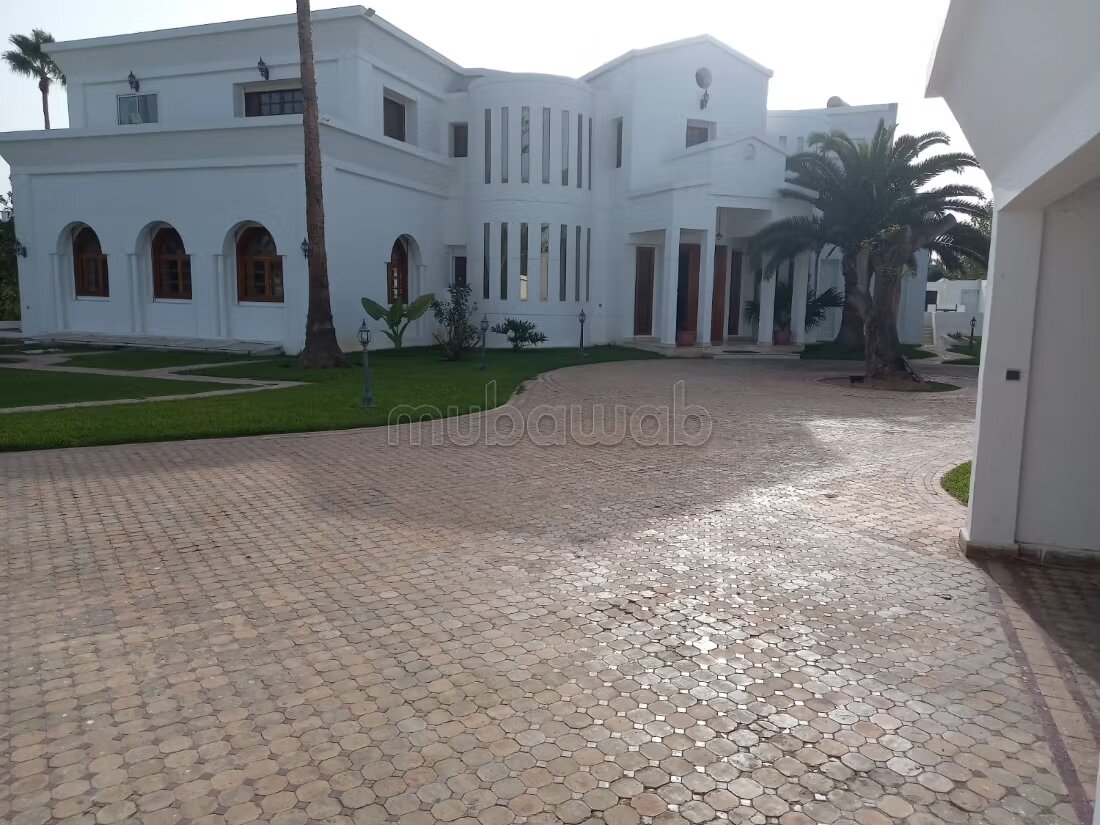 Villa 2000 m² for rent in Rabat - Souissi — Photo 3