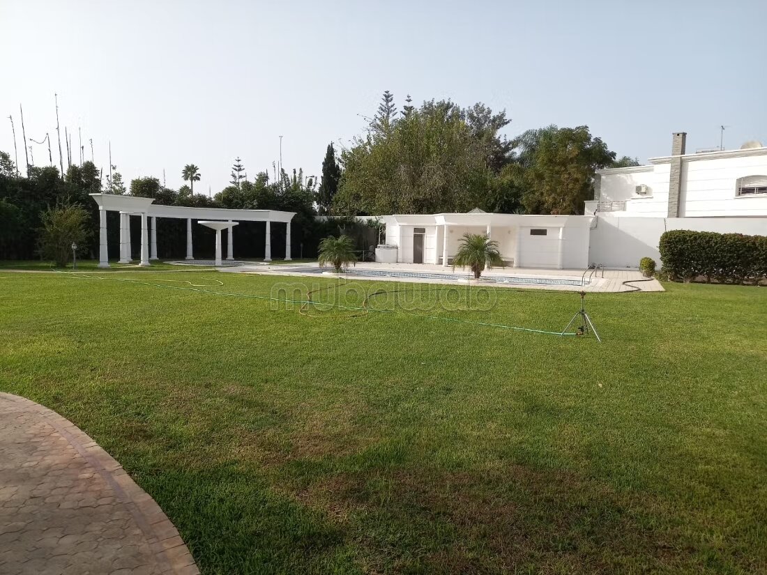 Villa 2000 m² for rent in Rabat - Souissi — Photo 4