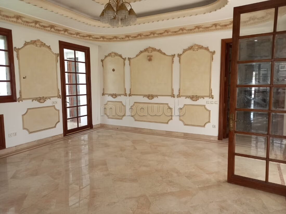 Villa 2000 m² for rent in Rabat - Souissi — Photo 16