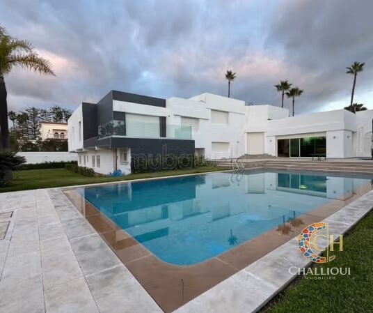 Villa 2000 m² for rent in Rabat - Souissi — Photo 28