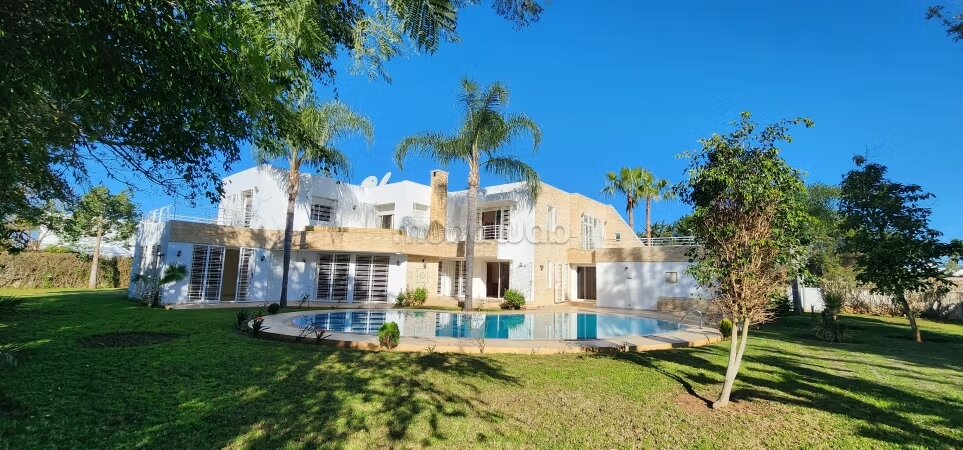 Villa 2000 m² for rent in Rabat - Souissi — Photo 30