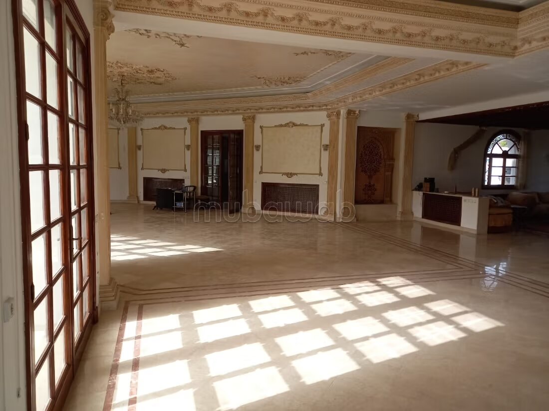 Office 2000 m² for rent in Rabat — Photo 4