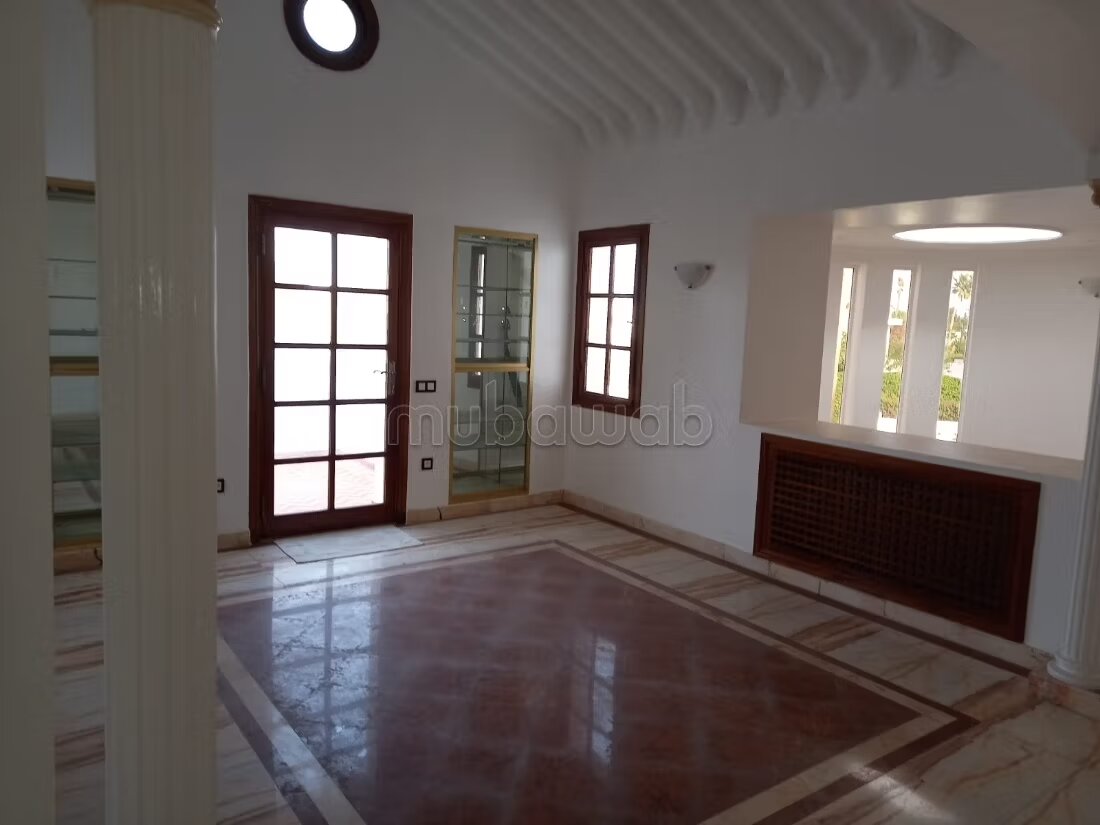 Office 2000 m² for rent in Rabat — Photo 6