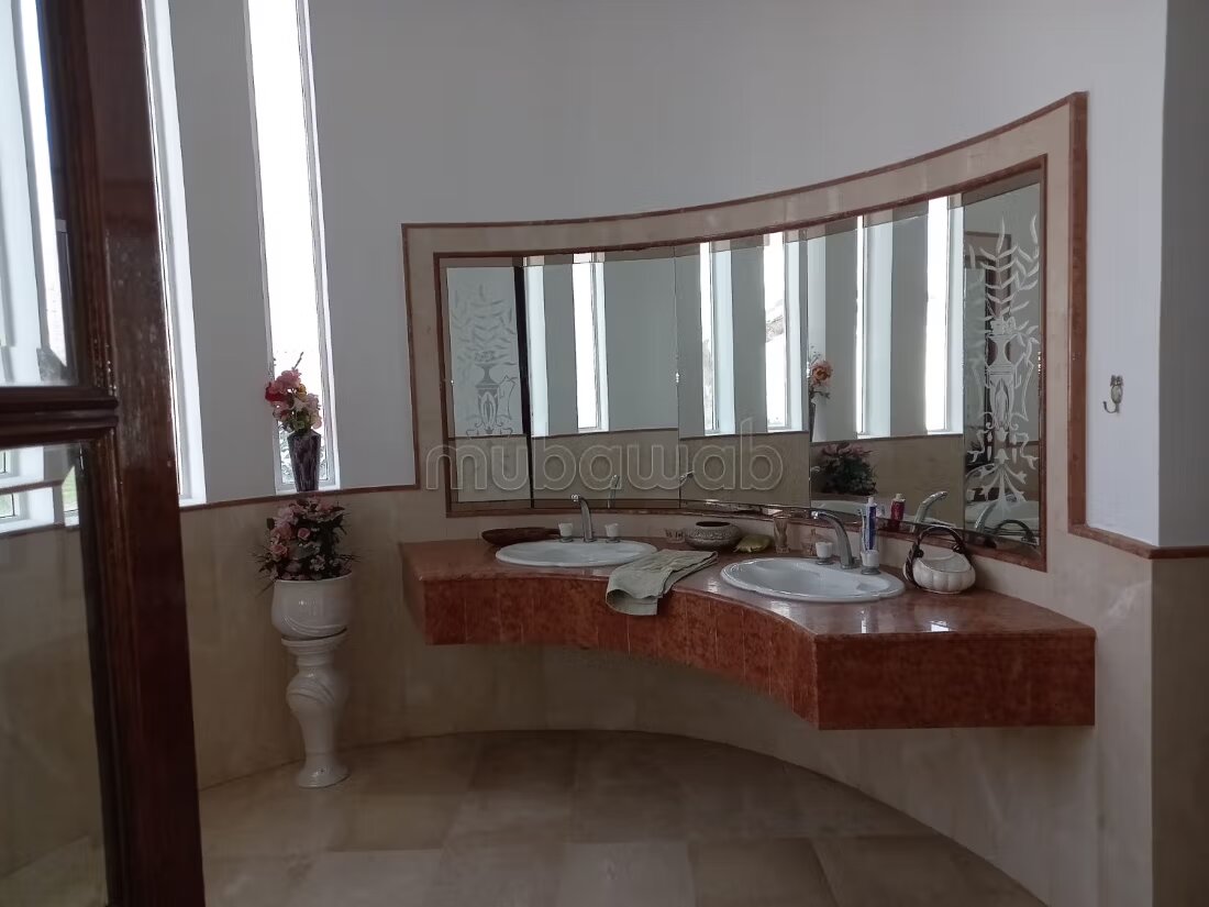 Office 2000 m² for rent in Rabat — Photo 14