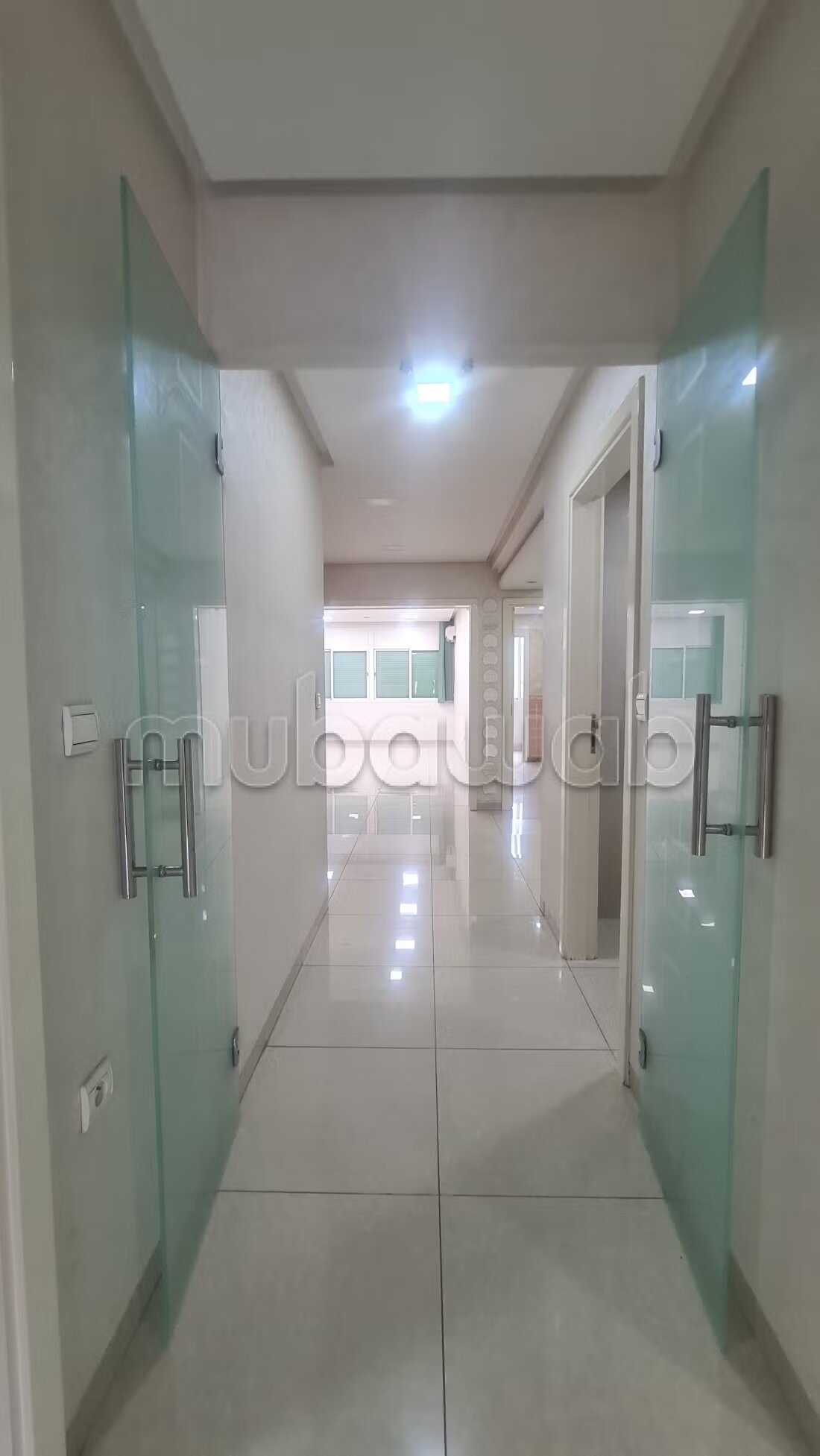 Bureau en location sur grande avenue 
Agdal