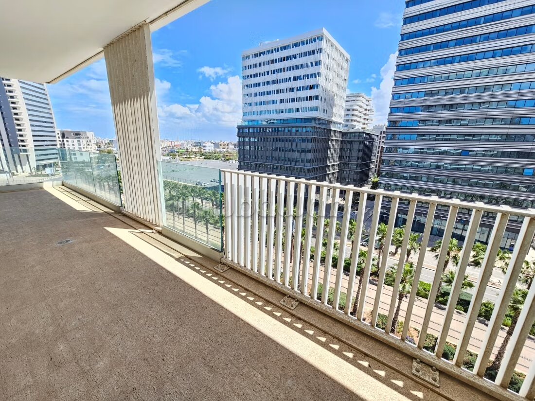 Joli appartement avec terrasse et vue dégagée