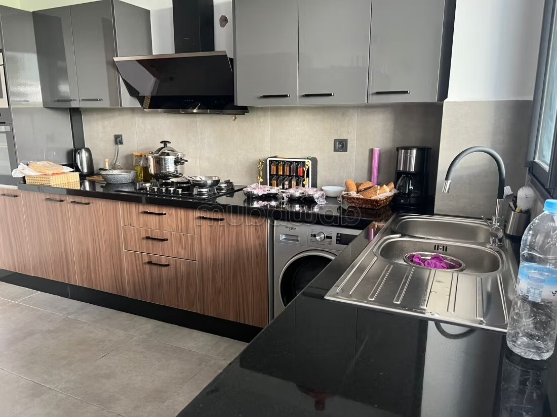 Apartment 205 sqm for rent in الدار البيضاء — Photo 6