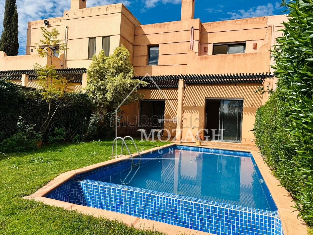 Charmante villa 3 ch piscine – Domaine golfique