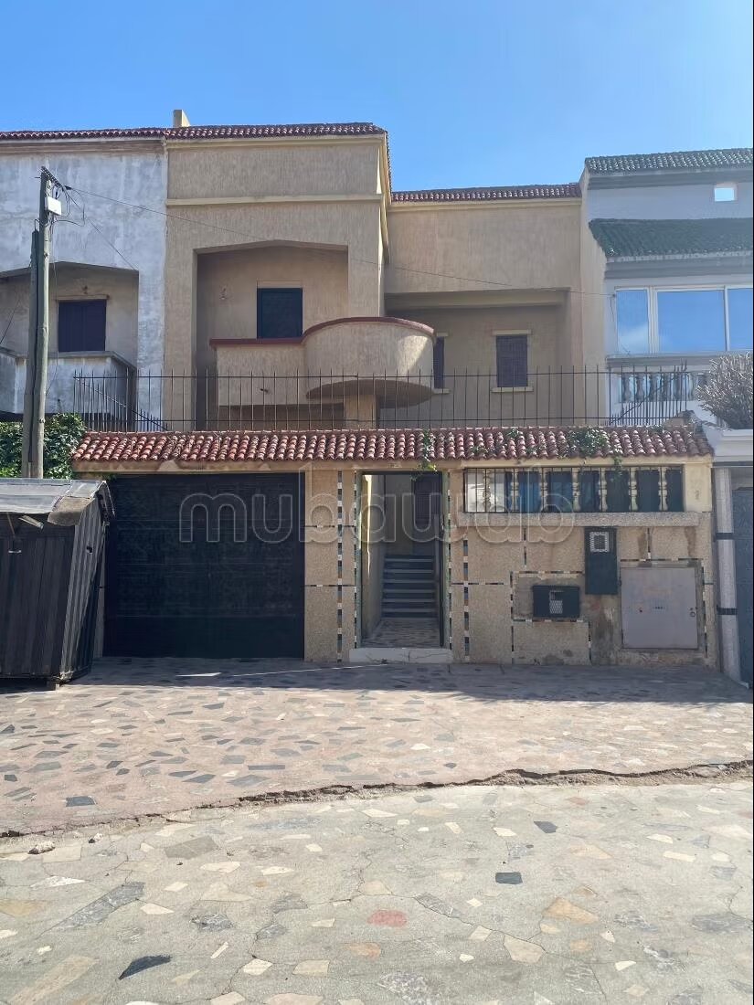 Villa dans quartier résidentiel et calme à Hay Chrifa