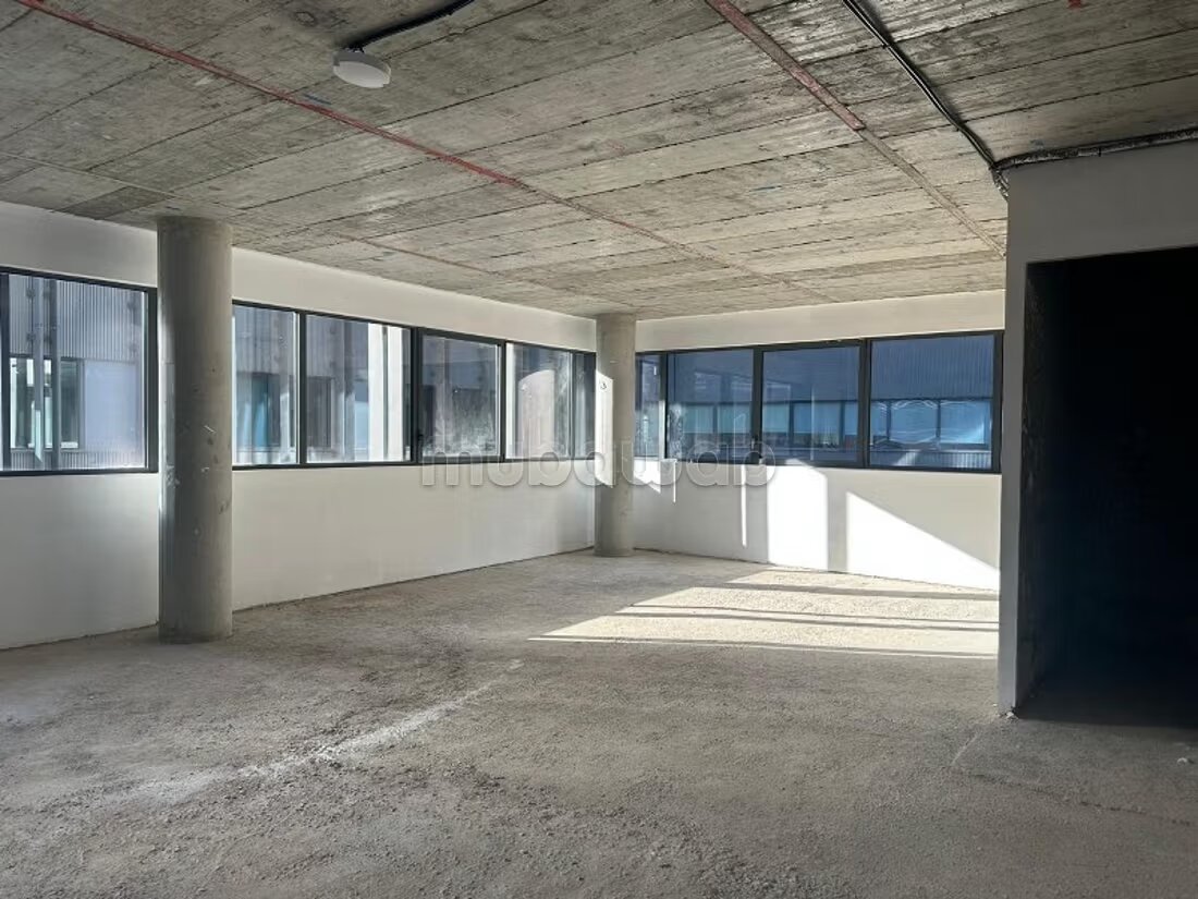 Plateau de bureau à louer à CFC