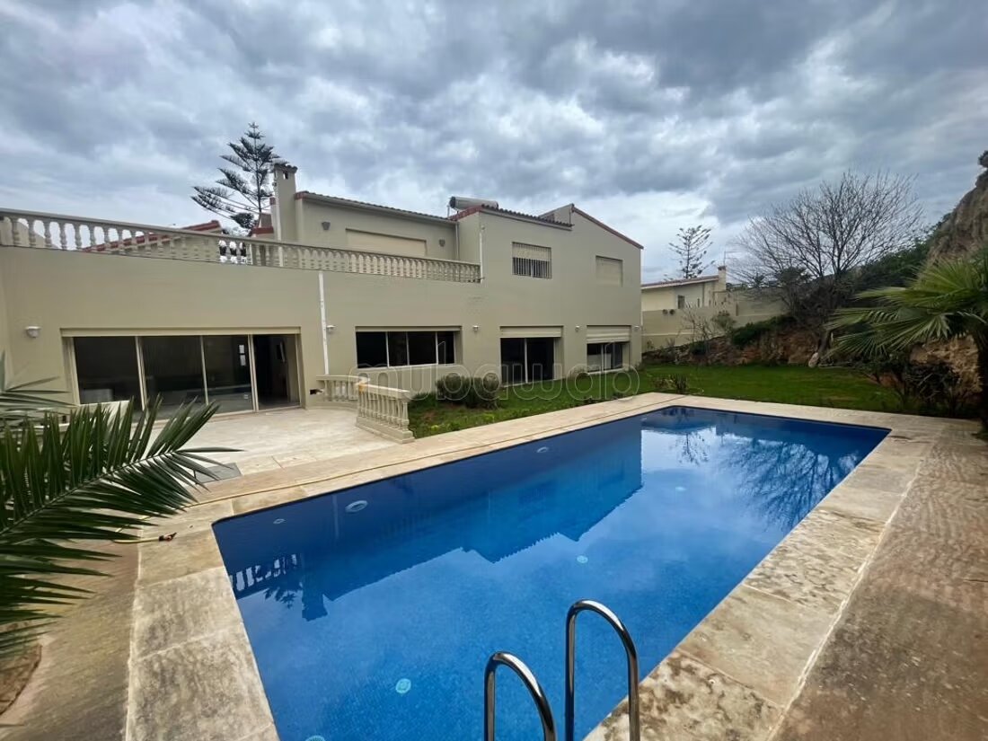 Villa 1000m² en location à HARHOURA