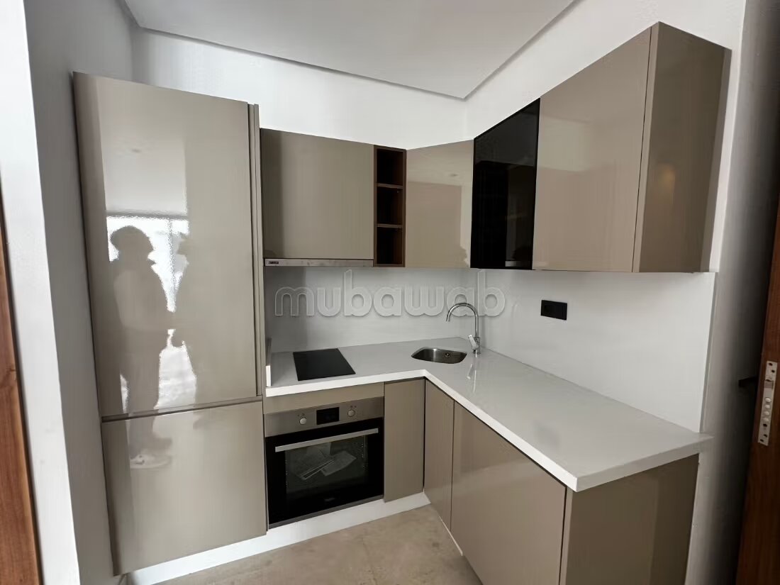 Studio Neuf traversant avec Terrasse aux princesse