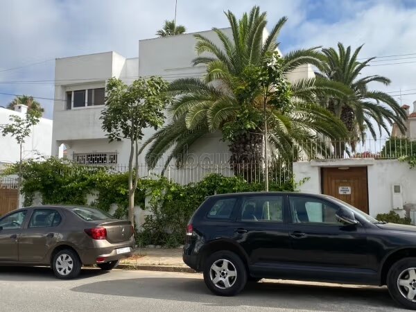 فيلا 559 م² للبيع في الدار البيضاء – بورغوندي أوست — Photo 4