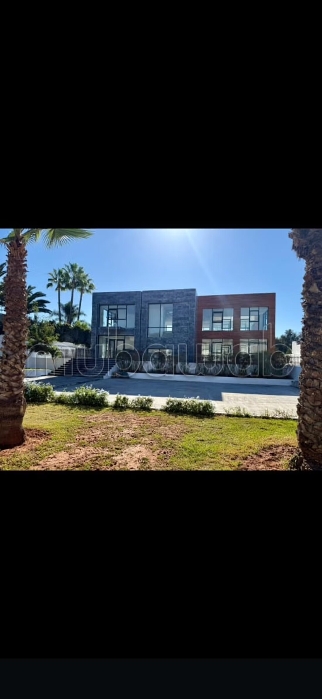 Office 2000 m² for Rent in Rabat (Souissi) à Rabat