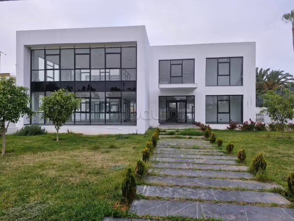 Office 2000 m² for Rent in Rabat (Souissi) — Photo 19