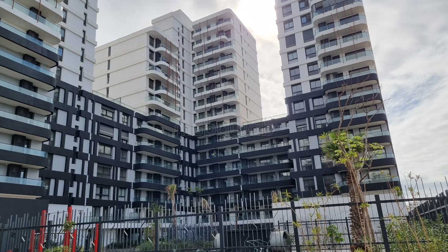 Appartement 65 m² à louer à الدار البيضاء — Photo 3