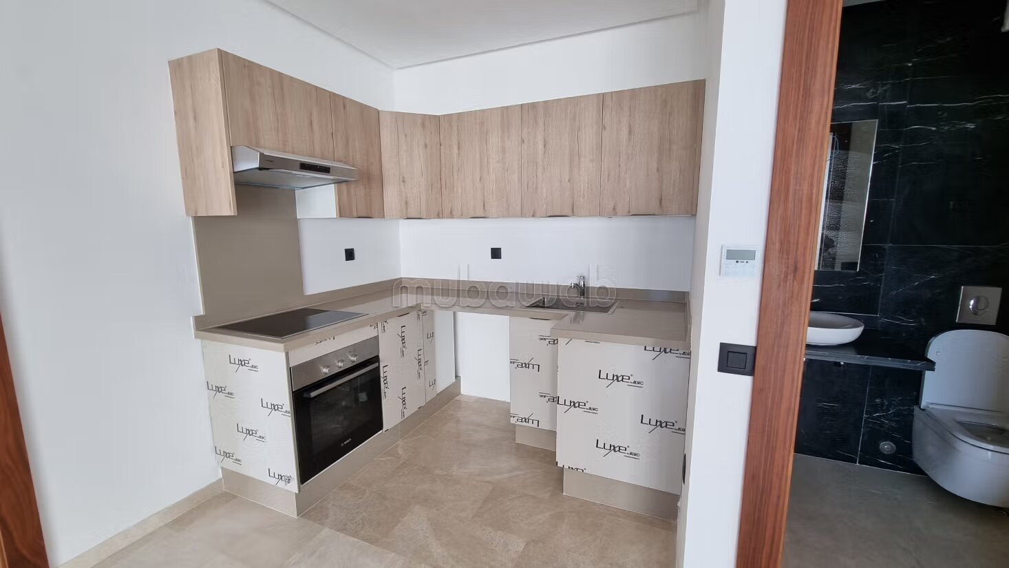 Appartement 65 m² à louer à الدار البيضاء — Photo 9