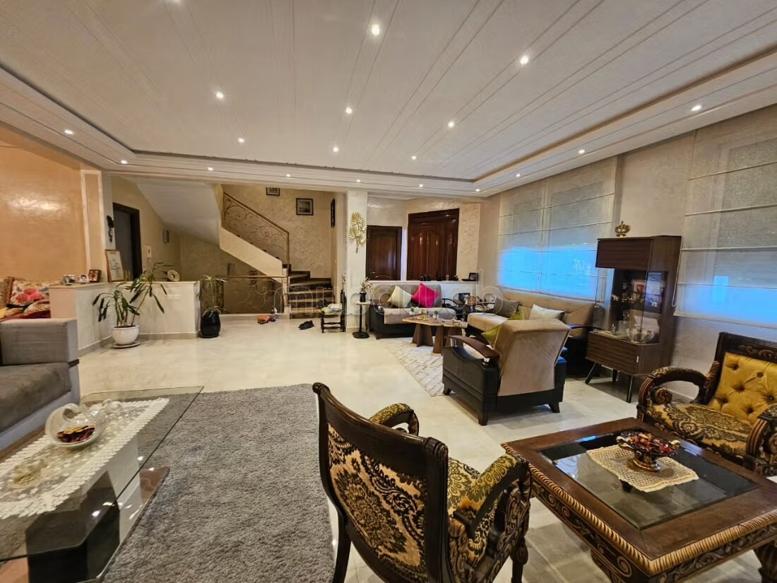 Villa 374 m² à louer à Casablanca — Photo 3