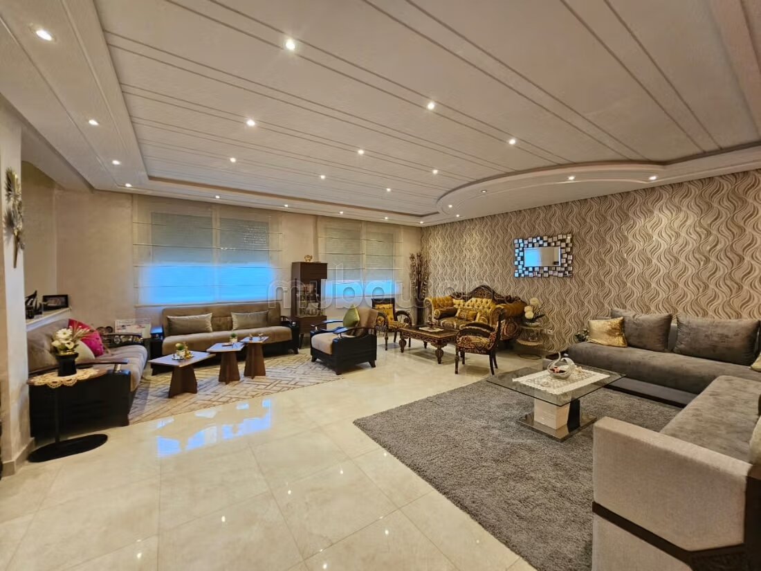 Villa 374 m² à louer à Casablanca — Photo 4