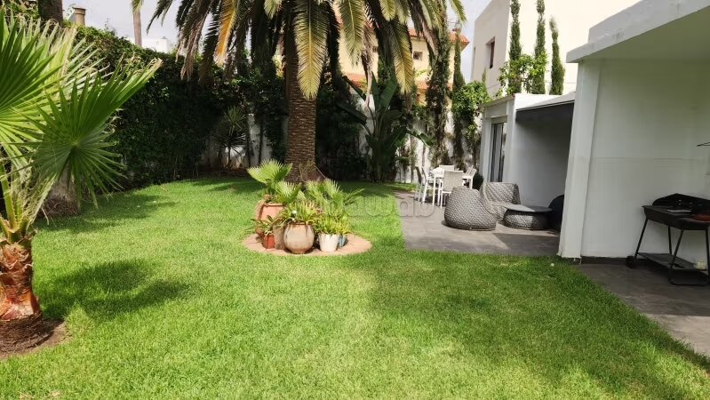 Villa 374 m² à louer à Casablanca — Photo 19