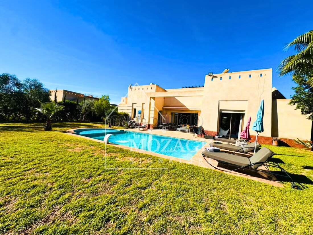 Villa plain pied sur terrain 1000m² avec piscine