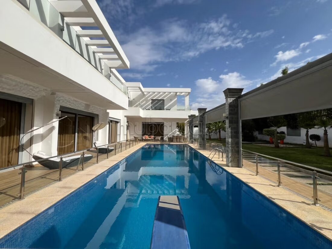 Villa d’exception à Souissi 
En Location