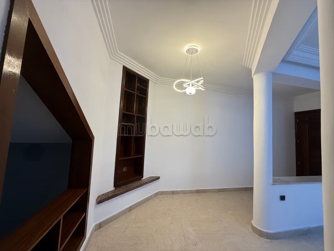 Villa 320 m² for rent in الرباط — Photo 4