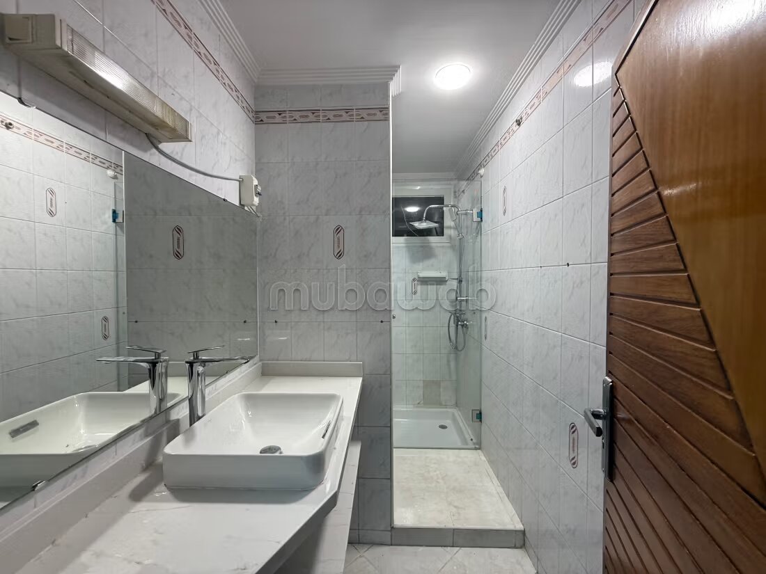 Villa 320 m² for rent in الرباط — Photo 7
