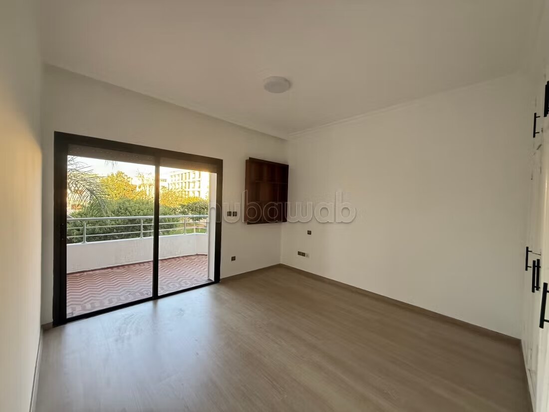 Villa 320 m² for rent in الرباط — Photo 10