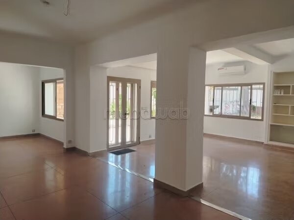 Villa 320 m² for rent in الرباط — Photo 12