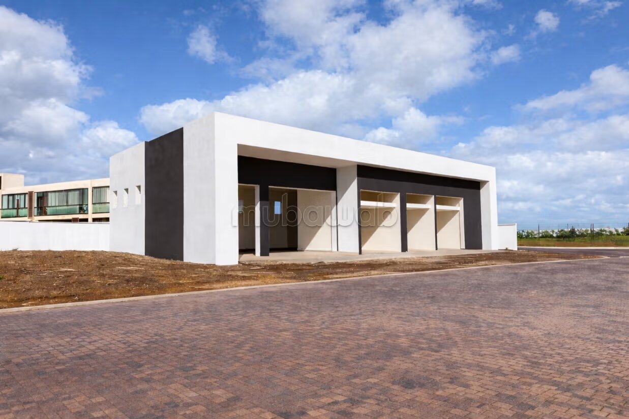 À VENDRE: Supérette neuve de 286 m² à Sidi Rahal