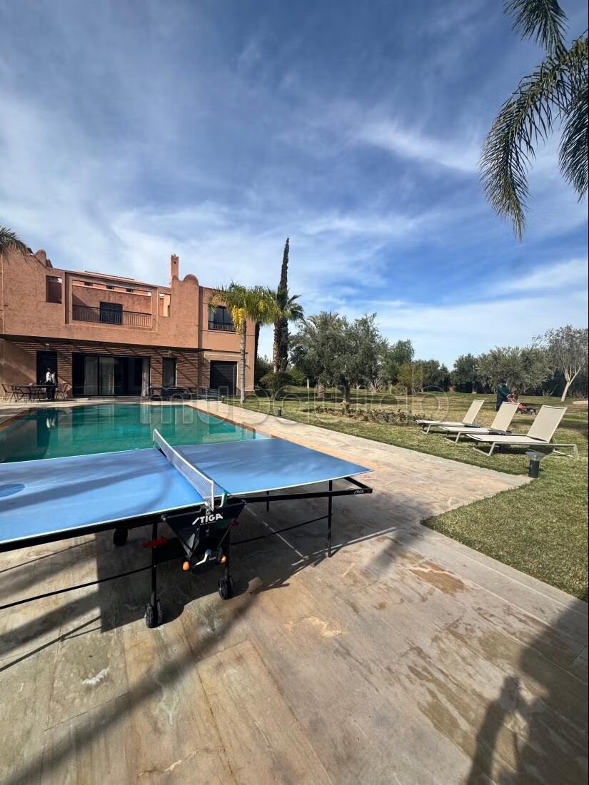 Vente villa de luxe à Route de Ouarzazate. 5 chambres confor...