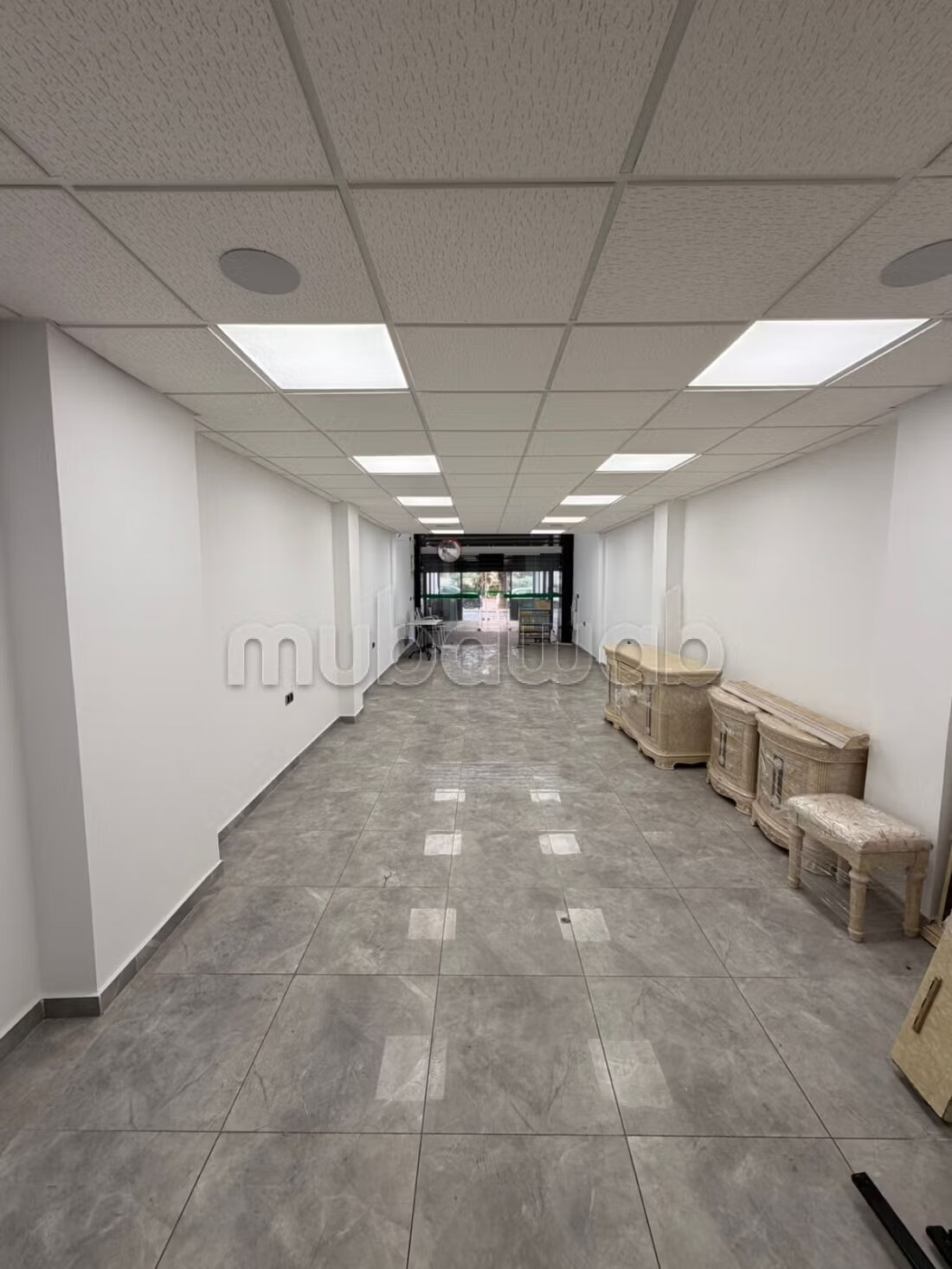 Magasin à vendre–Résidence Les Orchidées