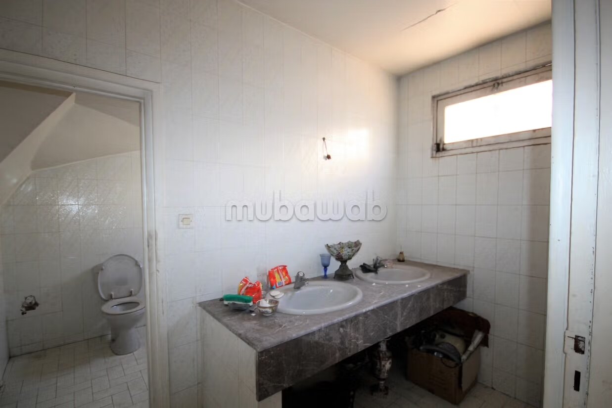 Villa 1000 m² for sale in الدار البيضاء — Photo 8