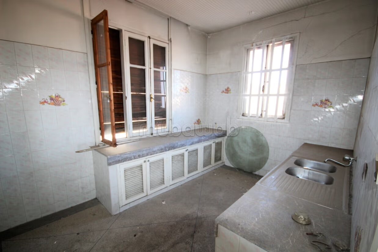 Villa 1000 m² for sale in الدار البيضاء — Photo 10