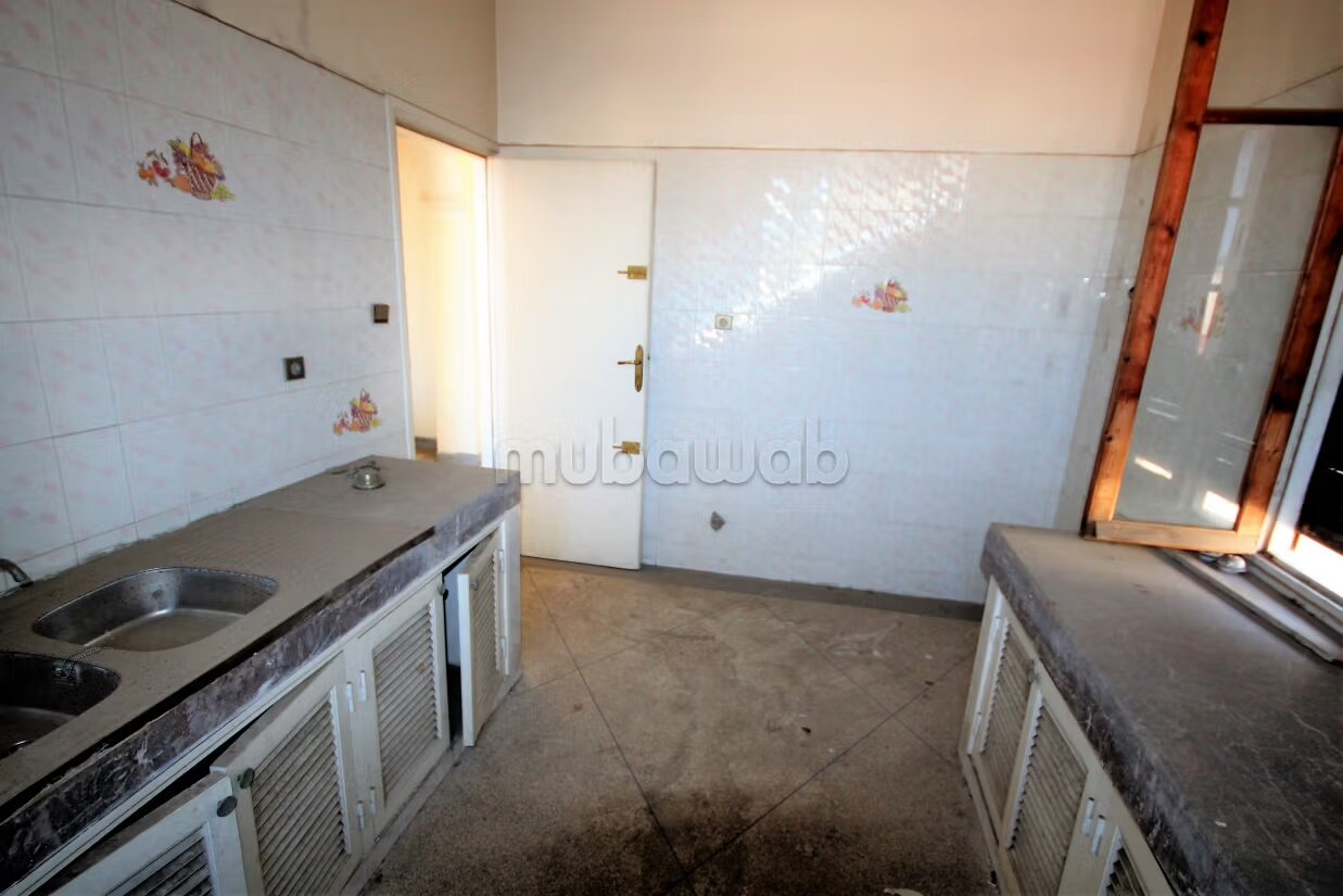 Villa 1000 m² for sale in الدار البيضاء — Photo 11
