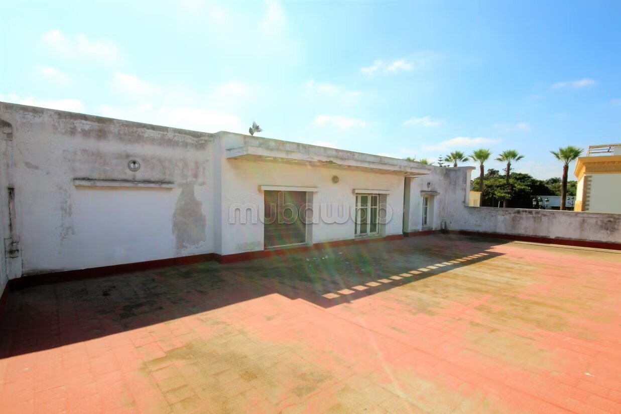 Villa 1000 m² for sale in الدار البيضاء — Photo 13